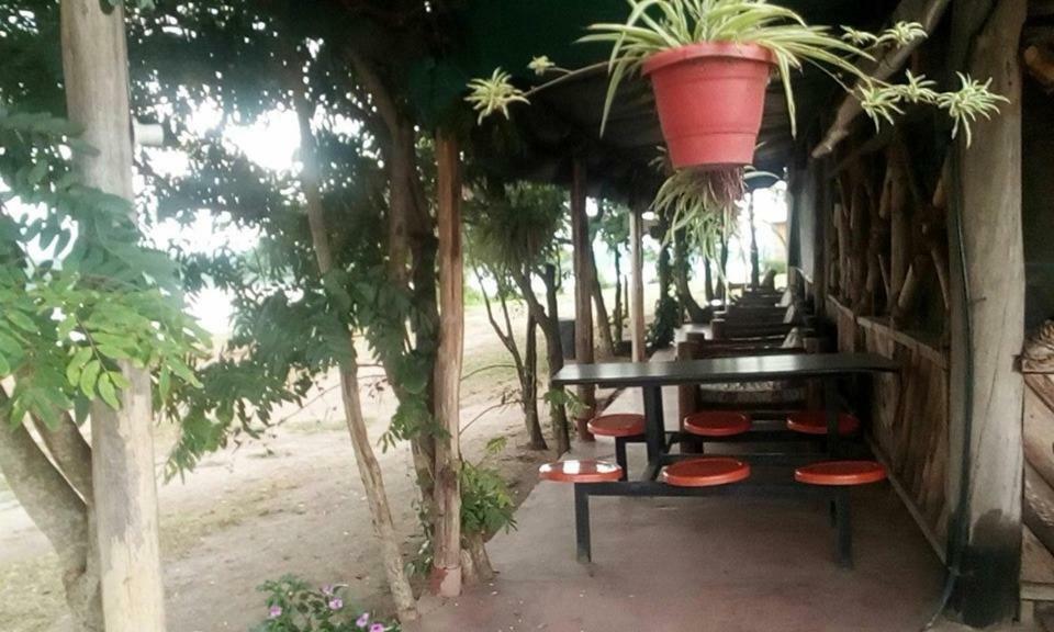 Tembo Safari Lodge Katunguru Экстерьер фото